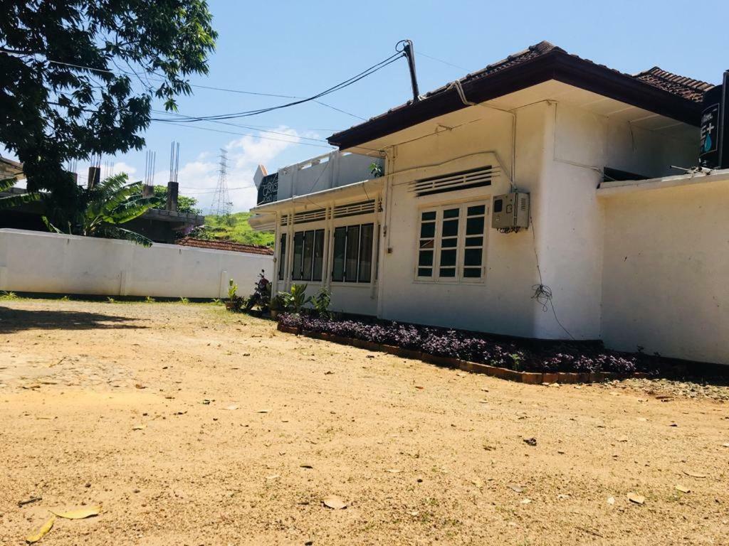 Umaya Rest Inn Balangoda Esterno foto